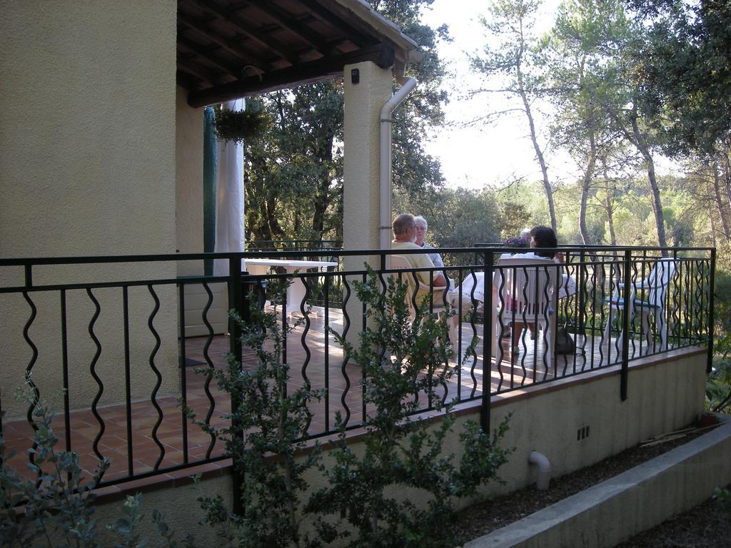 Bungalow Claret Vacquières Extérieur photo