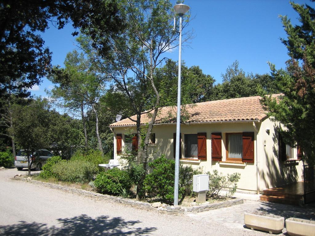 Bungalow Claret Vacquières Extérieur photo