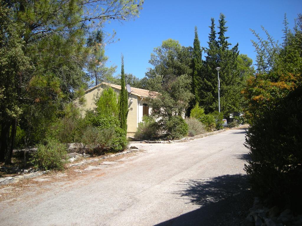 Bungalow Claret Vacquières Extérieur photo